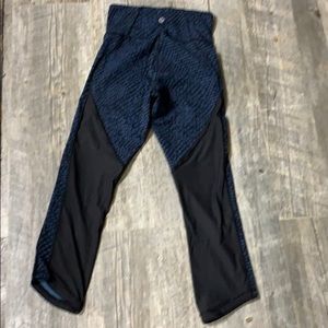 Lululemon Capri Blue and Black size 2